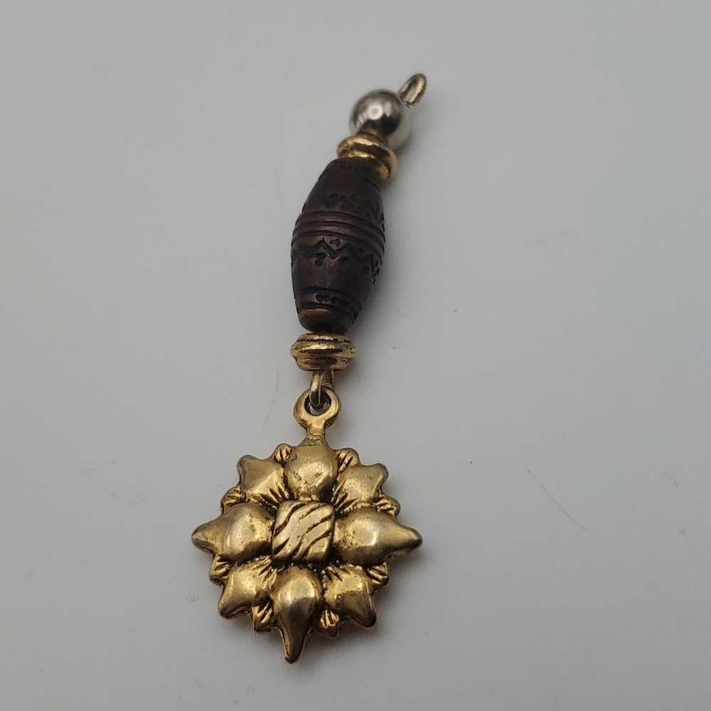 Sunflower in bloom 💛 heavy necklace pendant‎